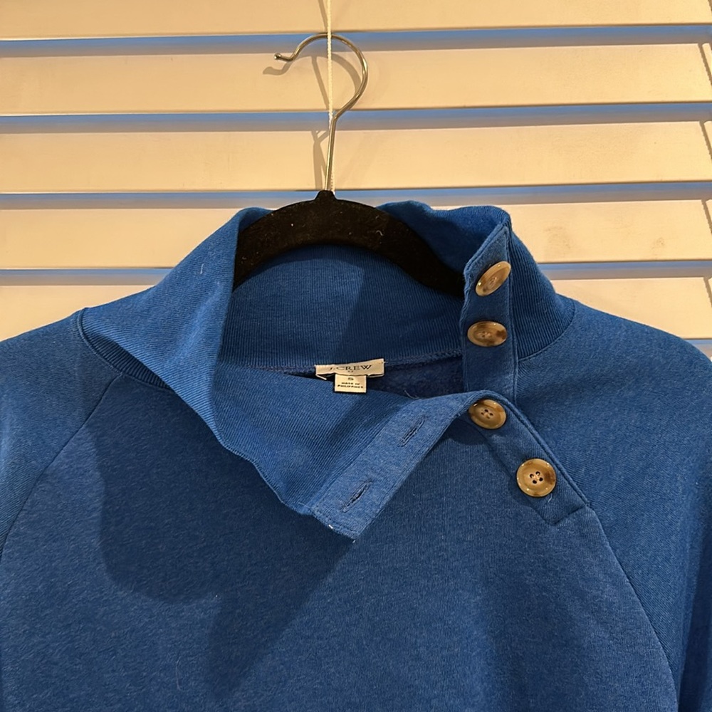 Button neck pullover - Picture 2 of 3